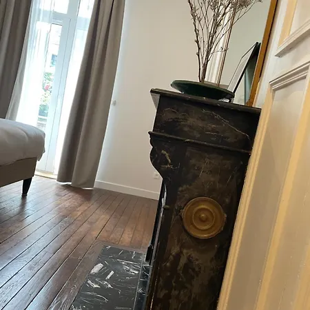 Apartment Villa Vermillon Boutique Apartments, Refined 1- & 2-Bedroom Apartments & Studio, Newly Renovated, Fully Equipped, Premium Bedding, City Centre, Train Station, Private Parking, Set In A Historic Hotel Particulier *