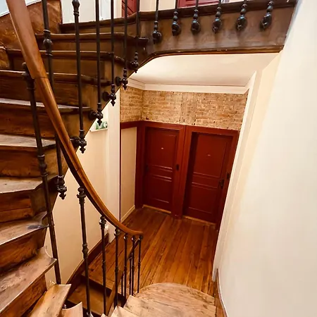 Villa Vermillon Boutique Apartments, Refined 1- & 2-Bedroom Apartments & Studio, Newly Renovated, Fully Equipped, Premium Bedding, City Centre, Train Station, Private Parking, Set In A Historic Hotel Particulier * Amiens