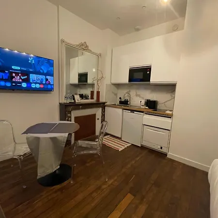 Apartamento Vermillon Boutique Apartments, Refined 1- & 2-bedroom & Studio, Newly Renovated, Fully Equipped, Premium Bedding, Centre, Train Station, Private Parking, Set In A Historic Particulier