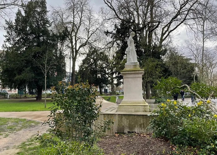 Independant - Centre-ville - Parking Prive *